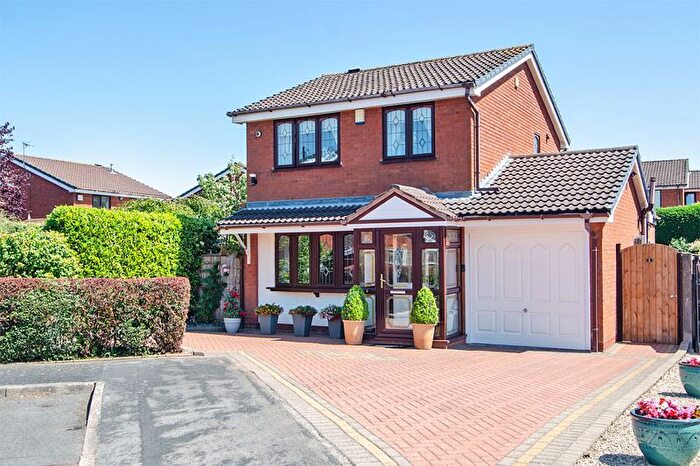 3 Bedroom Detached House For Sale In Mallard Close, Pelsall, Walsall, WS3