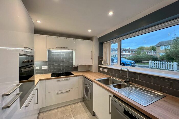 2 Bedroom Terraced House To Rent In Broadwater Crescent, Stevenage, SG2