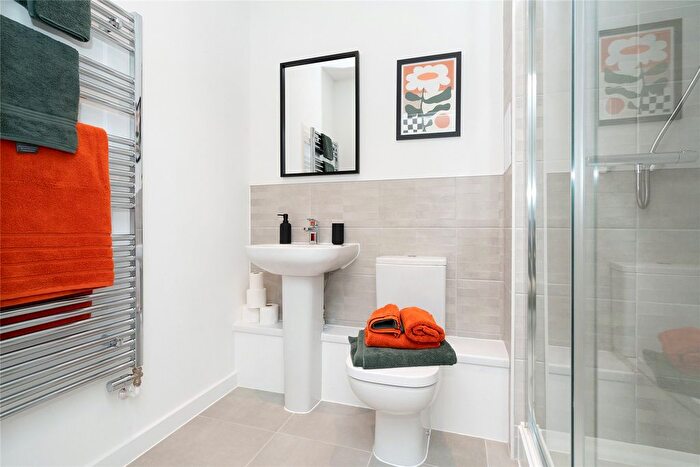 1 Bedroom Flat For Sale In Flat Parkside, St Albans Road, Watford, WD25