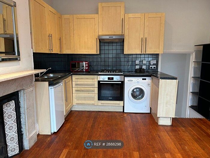 1 Bedroom Flat To Rent In Tooting Bec, London, SW17