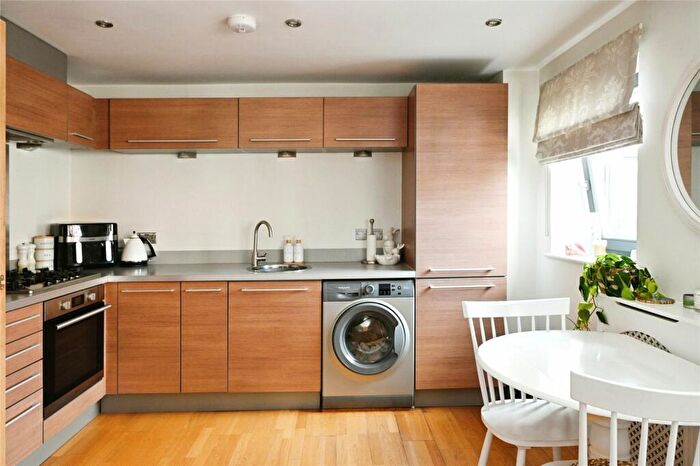 1 Bedroom Flat For Sale In North Block, Romford, Essex, RM2