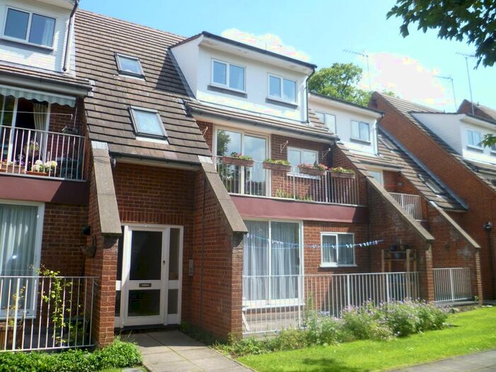 1 Bedroom Flat To Rent In Brasted Close, Orpington, BR6