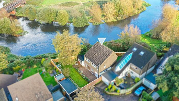 3 Bedroom Detached House To Rent In Fairfield Close, Christchurch, BH23