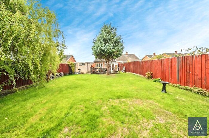 2 Bedroom Bungalow For Sale In Westminster Crescent, Brackley, Northamptonshire, NN13