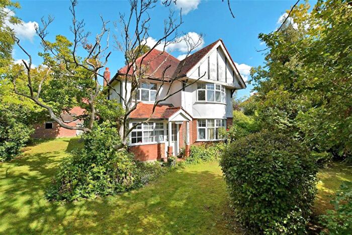 4 Bedroom Detached House For Sale In Middle Street, Nazeing, Essex, EN9