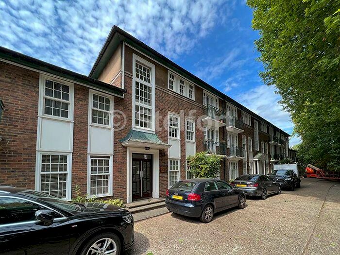 2 Bedroom Apartment To Rent In Stanhope Road, London, N6
