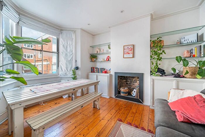 3 Bedroom Property To Rent In Estcourt Road, Fulham, London, SW6