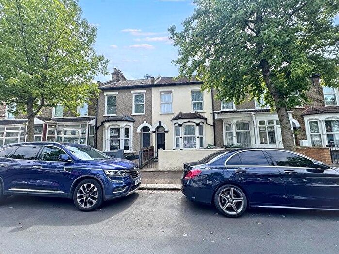 4 Bedroom House To Rent In Westdown Road, Stratford, E15