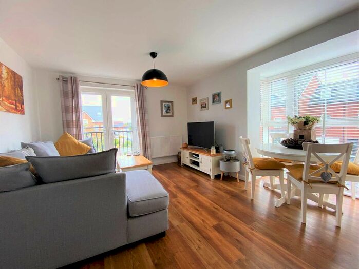 2 Bedroom Flat To Rent In Design Drive, Dunstable, Bedfordshire, LU6