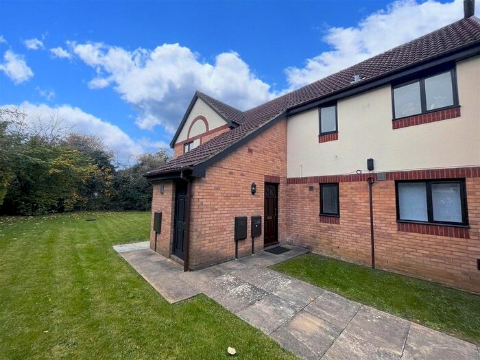 1 Bedroom Flat To Rent In Pimpernel Grove, Walnut Tree, Milton Keynes, MK7