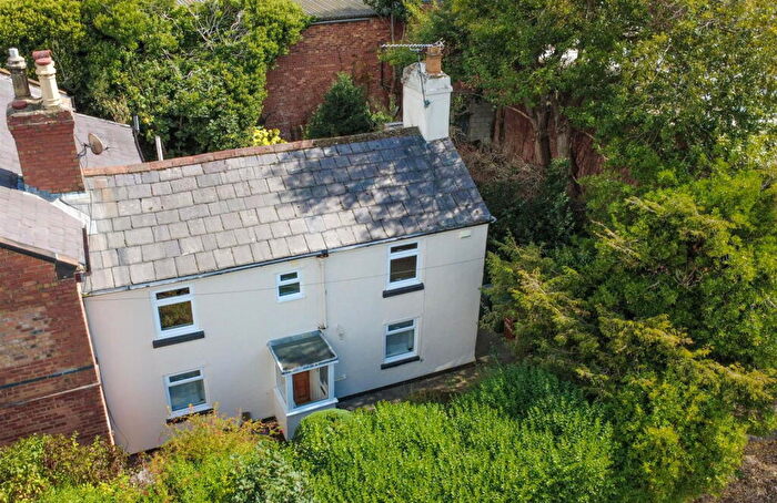 3 Bedroom Semi-Detached House For Sale In Church Square, Bromborough, CH62