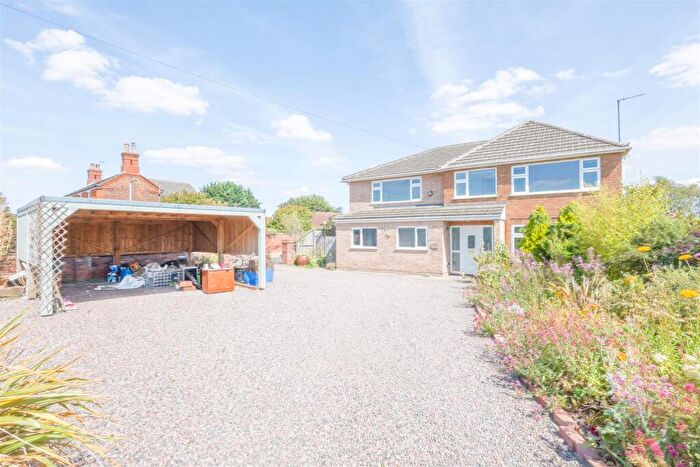 5 Bedroom Detached House For Sale In Surfleet Road, Surfleet, Spalding, PE11