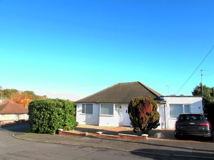 4 Bedroom Detached Bungalow To Rent In The Courtway, Watford, WD19