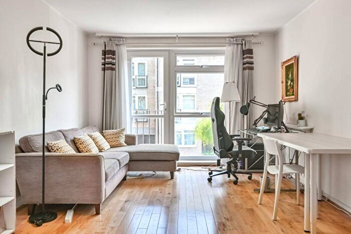 2 Bedroom Flat To Rent In Chester Close South, Regent's Park, London, NW1