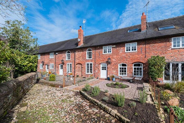 3 Bedroom Barn Conversion For Sale In Beeston Hall Mews, Beeston, CW6