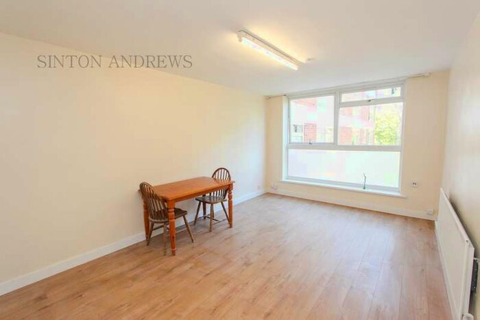 2 Bedroom Flat To Rent In Langham Gardens, Ealing, W13