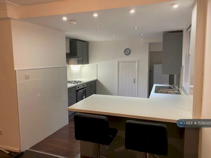 3 Bedroom Terraced House To Rent In Ashgill Road, Glasgow, G22