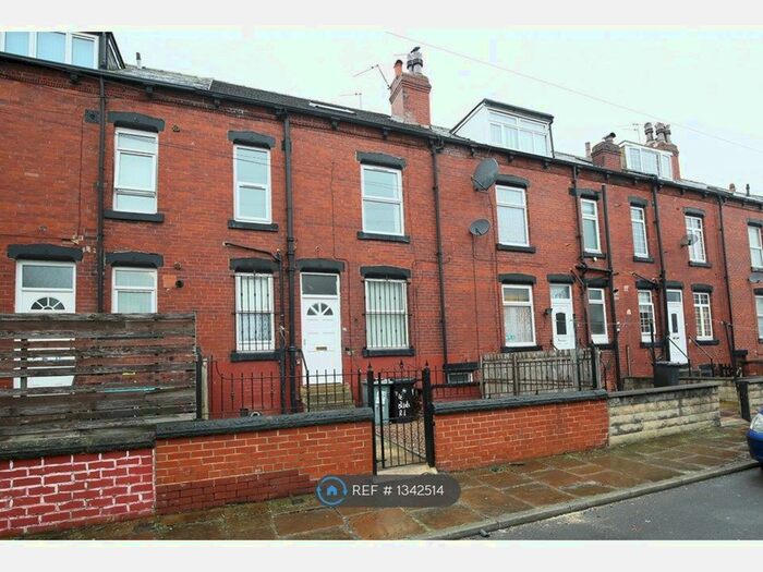 2 Bedroom Terraced House To Rent In Bude Road, Leeds, LS11