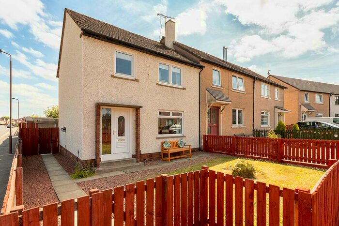 3 Bedroom End Of Terrace House For Sale In Auchincloch Drive, Banknock, Bonnybridge, FK4
