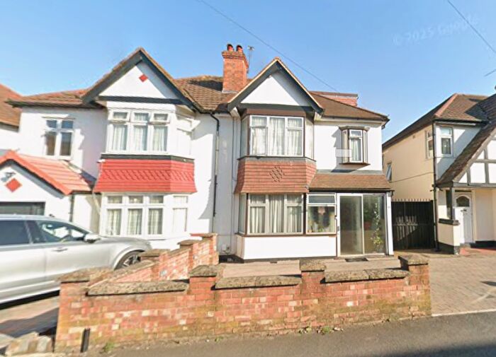 1 Bedroom Semi Detached House To Rent In Stilecroft Gardens, Wembley, HA0