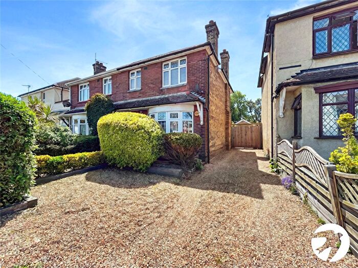 3 Bedroom Semi-Detached House For Sale In Grovehurst Road, Kemsley, Sittingbourne, ME10