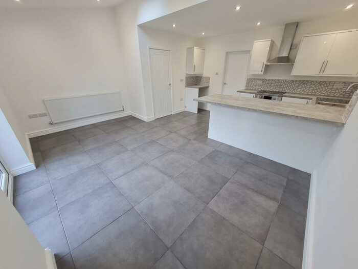 3 Bedroom Semi-Detached House To Rent In Alston Road, Solihull, B91