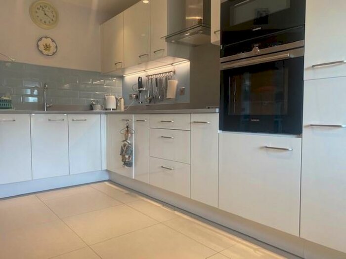 2 Bedroom Retirement Property For Sale In Millway Lodge, Great Alne Park, Woodland Drive, Alcester, Warwickshire, B49