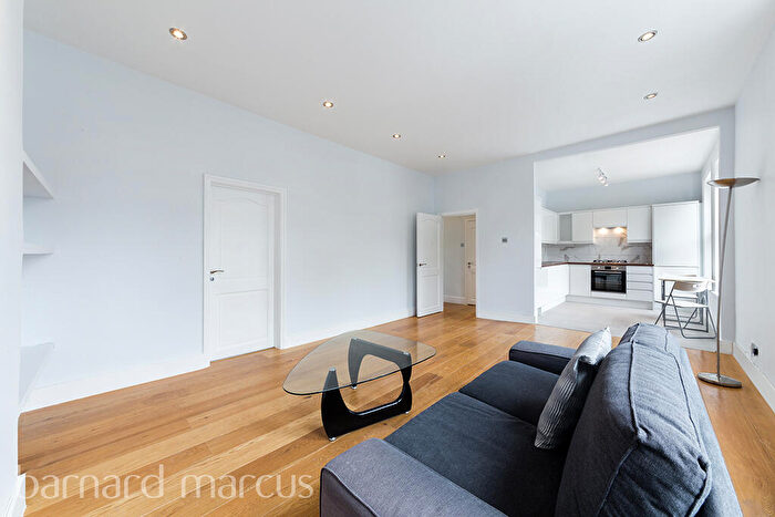 2 Bedroom Flat To Rent In Alder Court, Cline Road, Bounds Green, N11