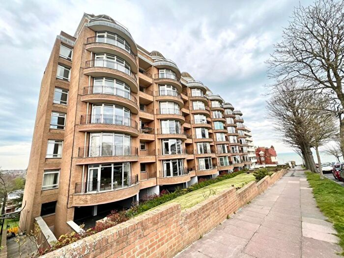 3 Bedroom Flat To Rent In St. Johns Road, Eastbourne, East Sussex, BN20
