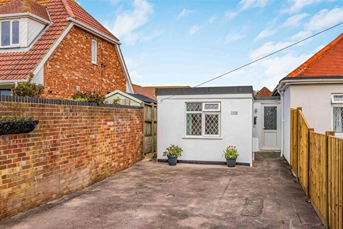 1 Bedroom Flat For Sale In Seafront, Hayling Island, PO11