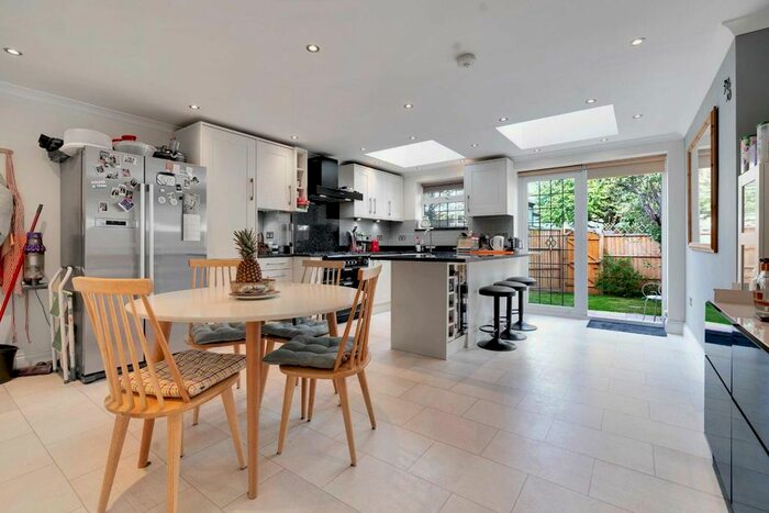 3 Bedroom Property To Rent In Collett Road, London, SE16