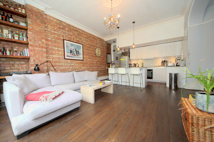 2 Bedroom Flat To Rent In Haslemere Road, Winchmore Hill, N21