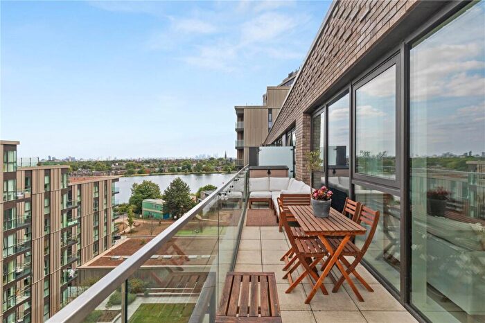 1 Bedroom Penthouse For Sale In Coster Avenue, London, N4