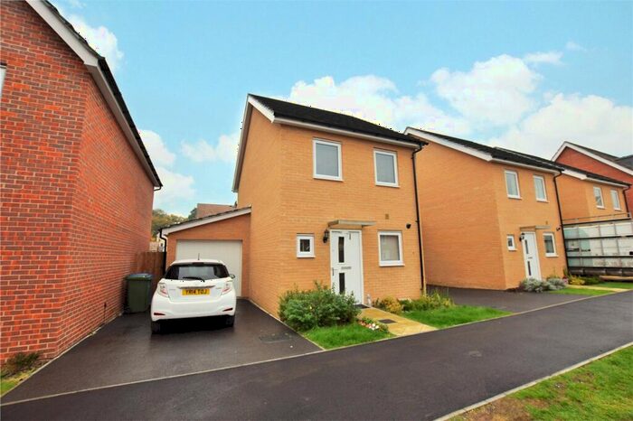 2 Bedroom Detached House To Rent In Jaguar Lane, Bracknell, Berkshire, RG12
