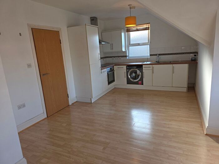 1 Bedroom Flat To Rent In Castle Street, Luton, LU1