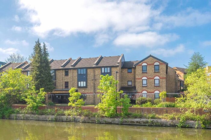 2 Bedroom Flat For Sale In Bakers Hill, Clapton, E5