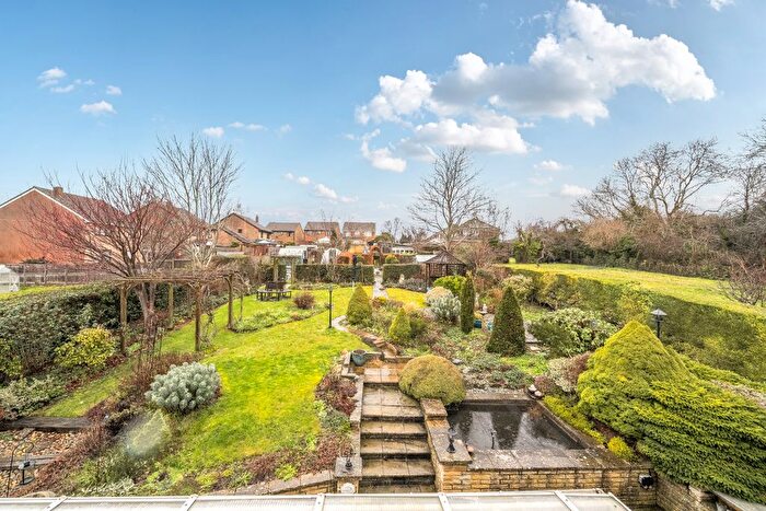 4 Bedroom Detached Bungalow For Sale In Purton Road, Swindon, SN2