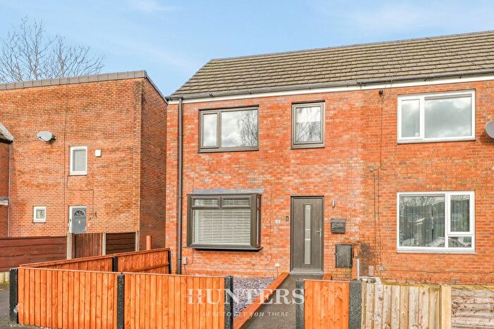 3 Bedroom Terraced House For Sale In Wince Close, Alkrington, Manchester, M24