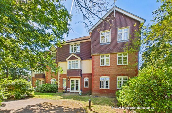 2 Bedroom Apartment To Rent In The Quadrant, Brighton Road, Addlestone, KT15