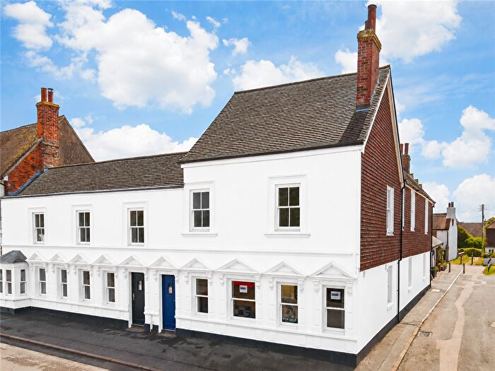 2 Bedroom Property For Sale In Park Street, Lydd, Kent, TN29