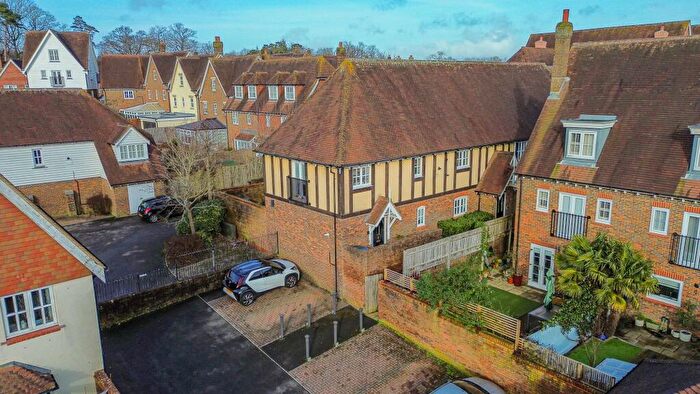 2 Bedroom Flat For Sale In Updown Hill, Haywards Heath, RH16