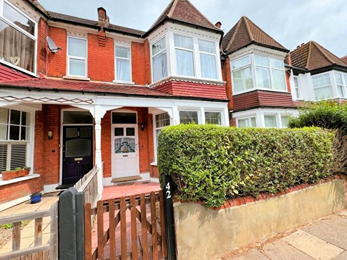 4 Bedroom Terraced House To Rent In Princes Avenue, Finchley, N3