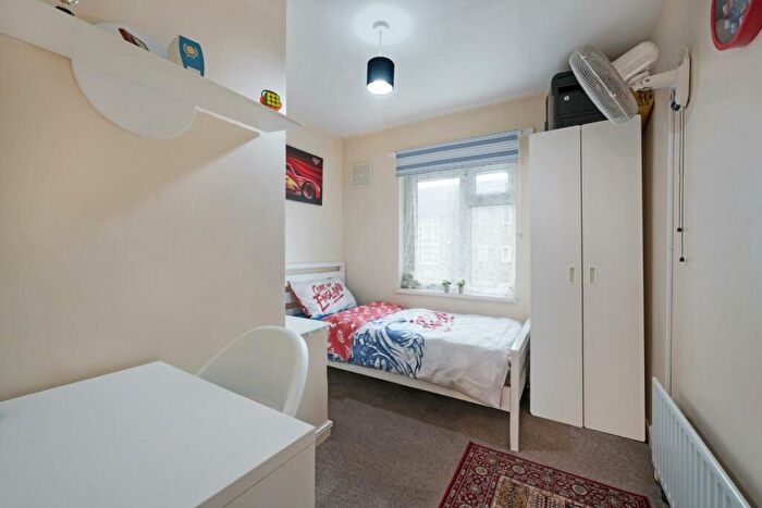 3 Bedroom Terraced House For Sale In Pound Road, Banstead, SM7