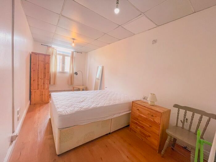 Studio To Rent In Kember Street, London, N1
