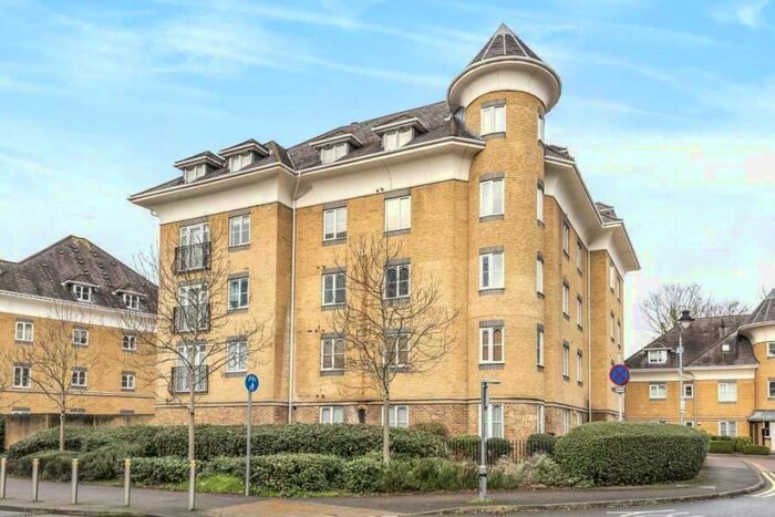 3 Bedroom Apartment To Rent In Woking, GU21