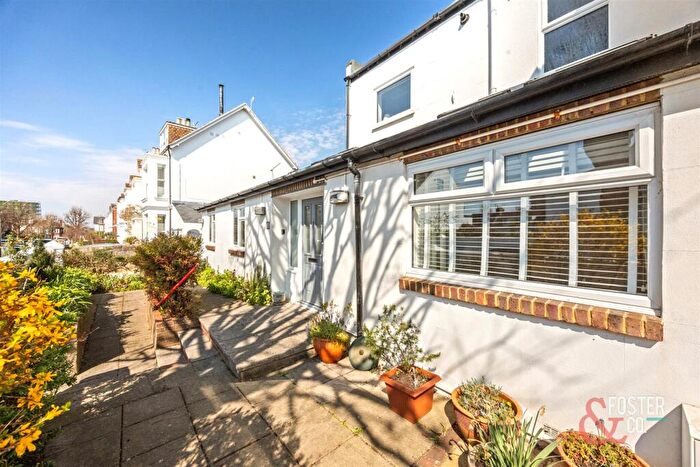 3 Bedroom Semi-Detached Bungalow To Rent In Hove Park Villas, Hove, BN3