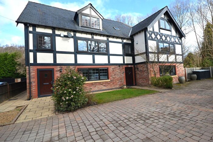 4 Bedroom Town House To Rent In Bridge Lane, Bramhall, Stockport, SK7