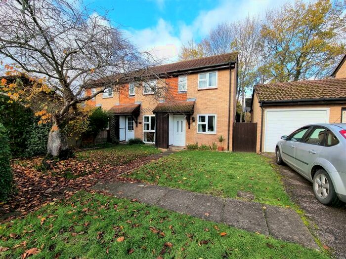 2 Bedroom End Of Terrace House To Rent In Woking, GU21