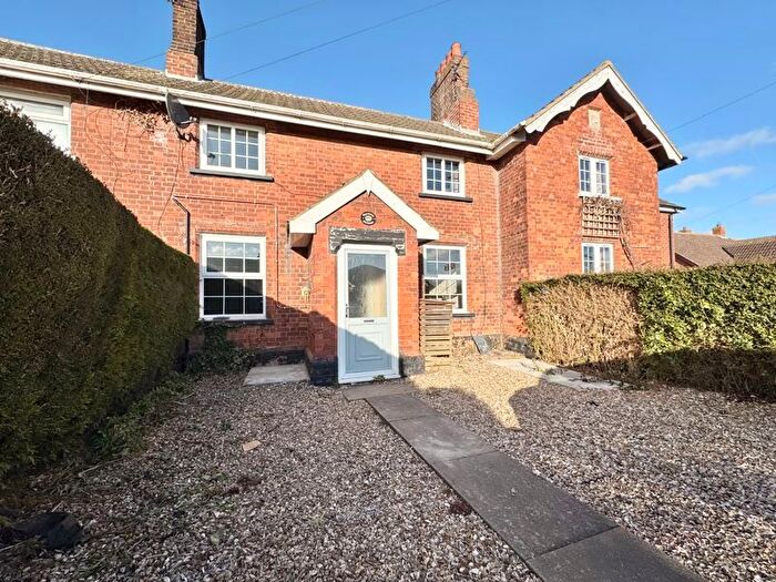 3 Bedroom Cottage For Sale In Wragholme Road, Louth, LN11