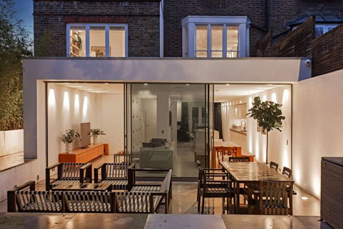 6 Bedroom Semi-Detached House To Rent In Park Road, Richmond, TW10